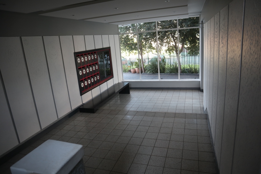 To Let 2 Bedroom Property for Rent in Gardens Western Cape